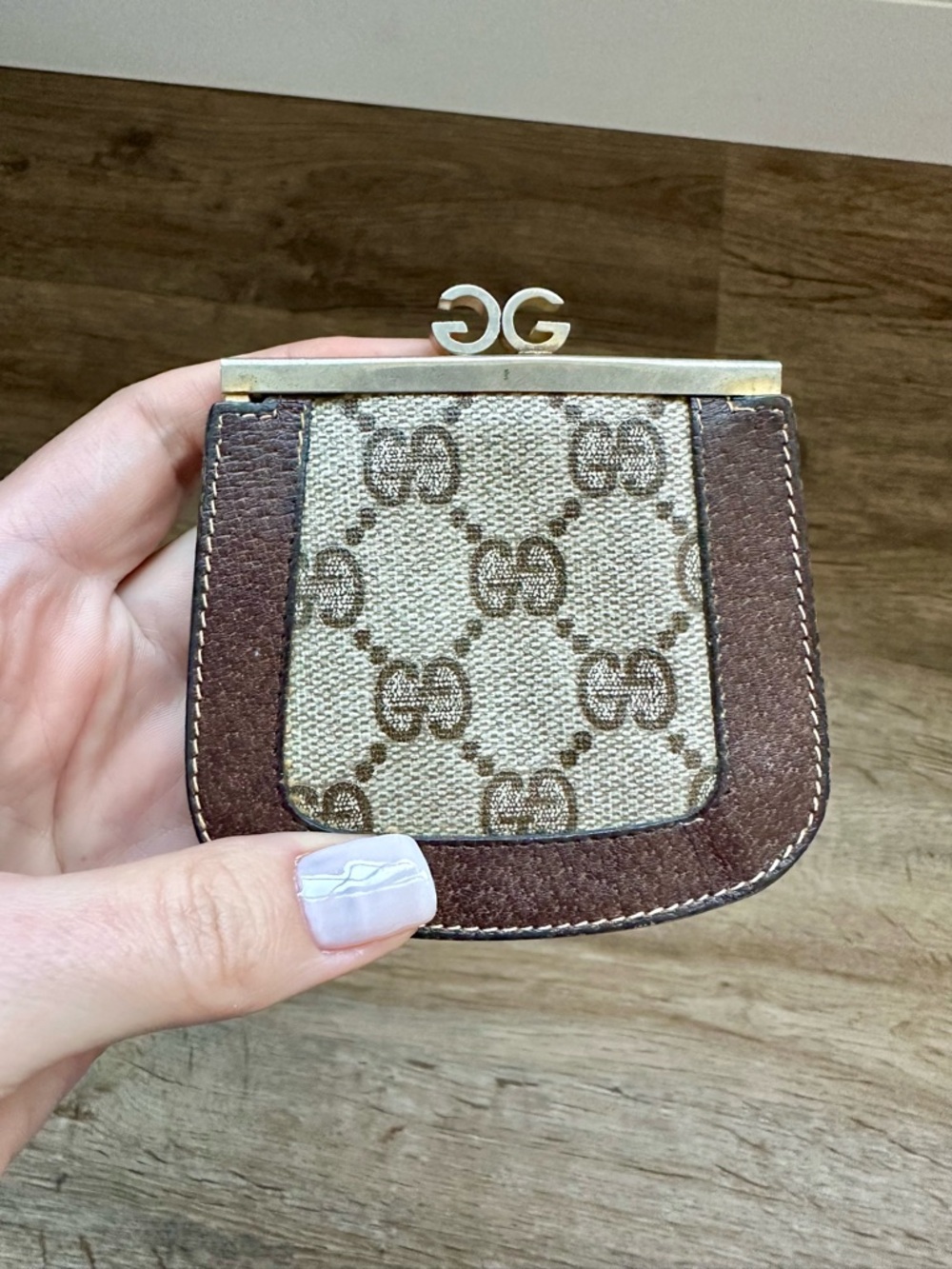Vintage Gucci Monogram Kiss Lock Coin Purse - Picture 2 of 6